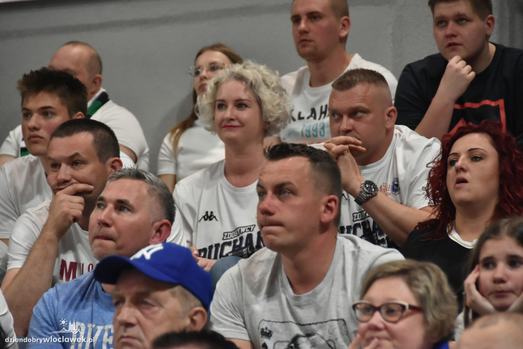 Kibice na meczu z Legią Warszawa