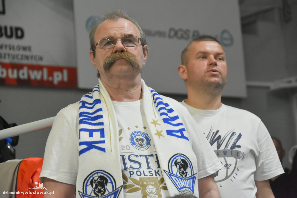 Kibice na meczu z Legią Warszawa