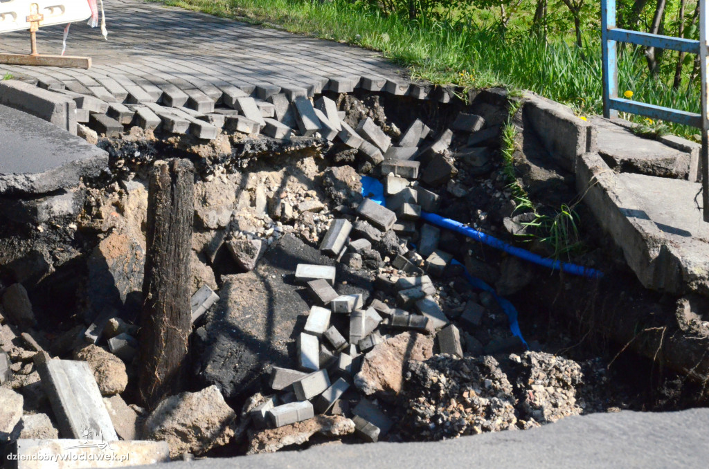 Zawalił się most nad Zgłowiączką w ciągu Wysokiej