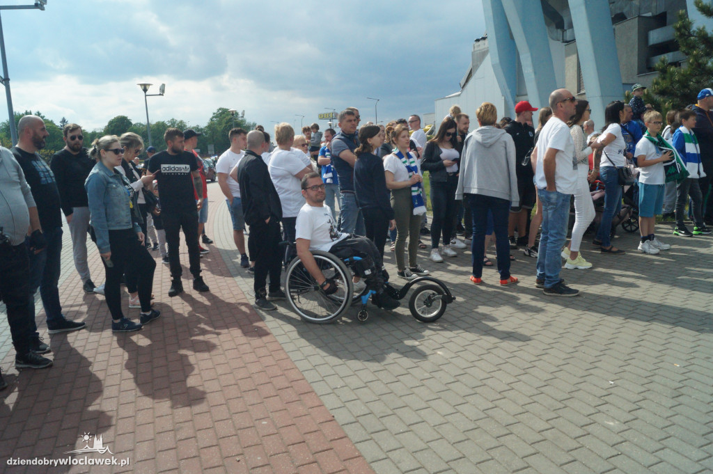 Kibice pożegnali Anwil przez meczem nr 3