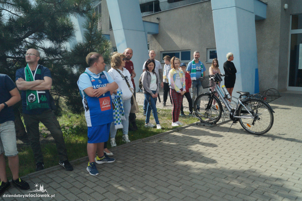 Kibice pożegnali Anwil przez meczem nr 3