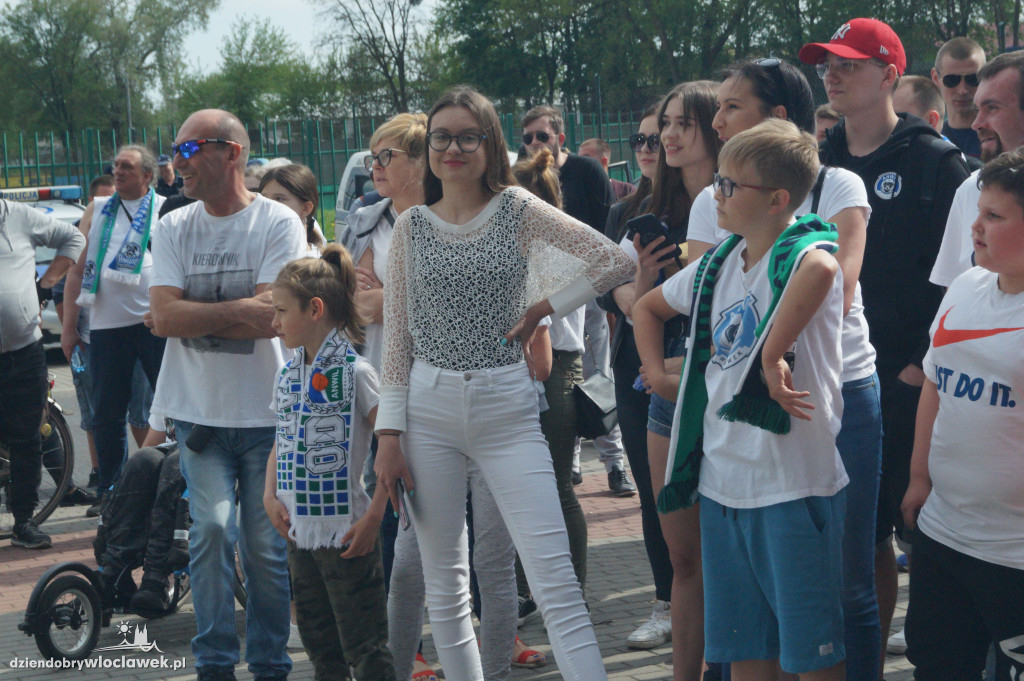 Kibice pożegnali Anwil przez meczem nr 3