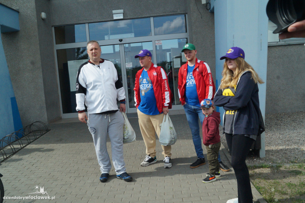 Kibice pożegnali Anwil przez meczem nr 3