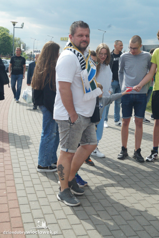 Kibice pożegnali Anwil przez meczem nr 3