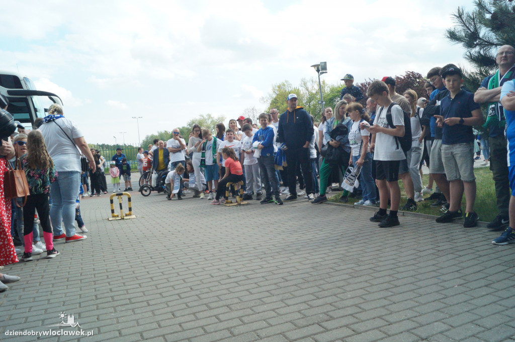 Kibice pożegnali Anwil przez meczem nr 3