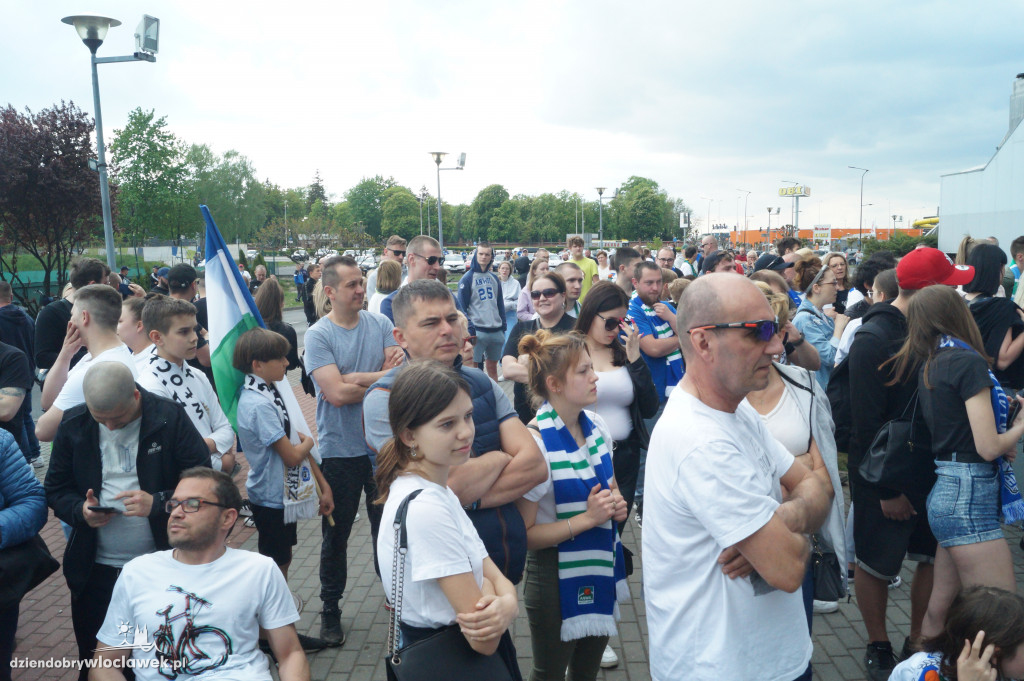 Kibice pożegnali Anwil przez meczem nr 3