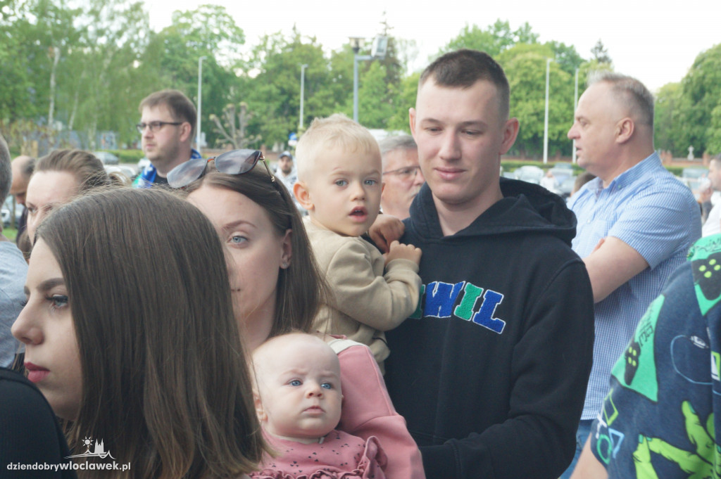 Kibice pożegnali Anwil przez meczem nr 3