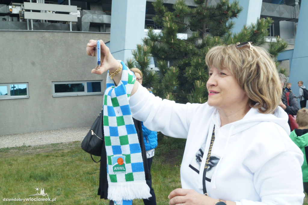 Kibice pożegnali Anwil przez meczem nr 3