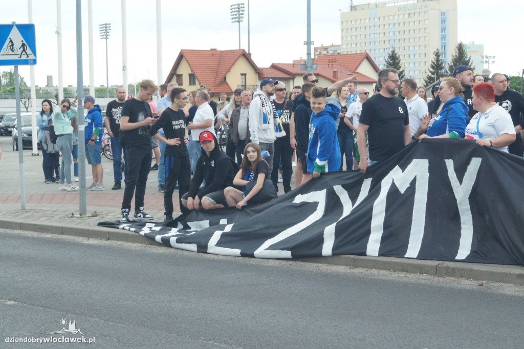 Kibice pożegnali Anwil przez meczem nr 3