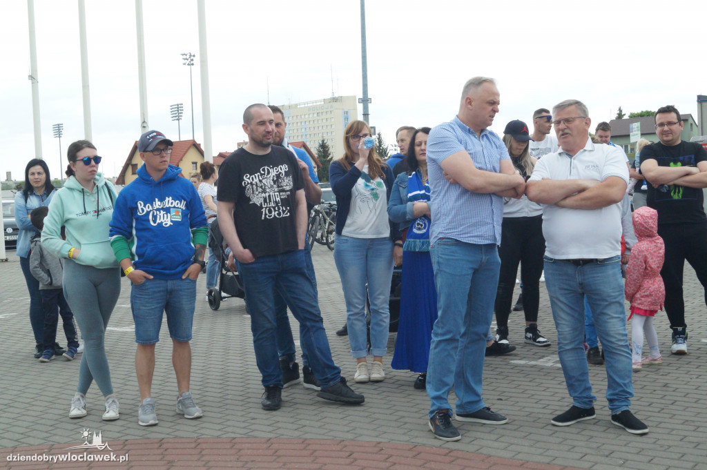 Kibice pożegnali Anwil przez meczem nr 3