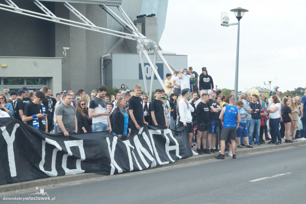 Kibice pożegnali Anwil przez meczem nr 3