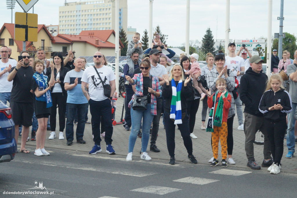 Kibice pożegnali Anwil przez meczem nr 3