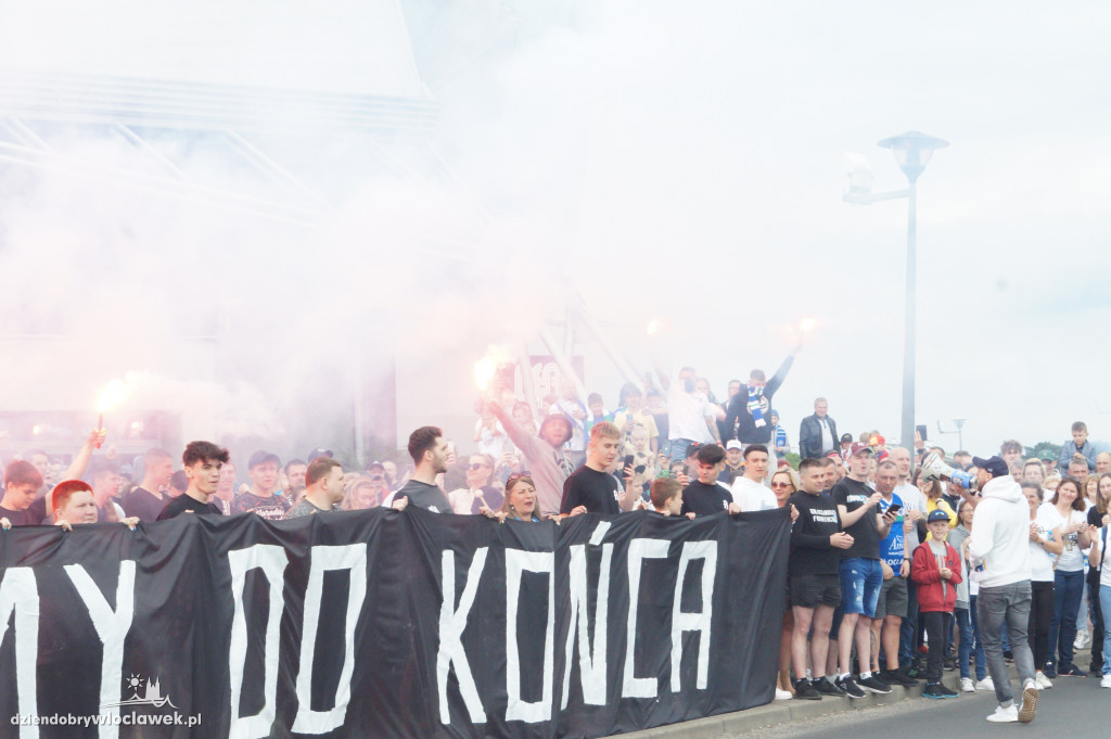 Kibice pożegnali Anwil przez meczem nr 3