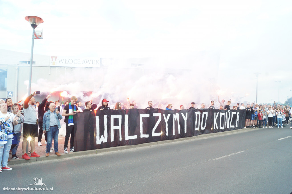 Kibice pożegnali Anwil przez meczem nr 3