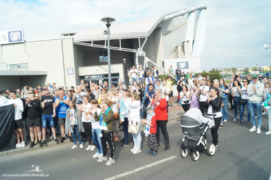 Kibice pożegnali Anwil przez meczem nr 3