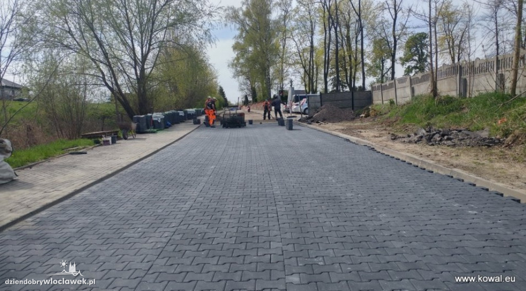 Przerwali remont bo... nie mają kostki