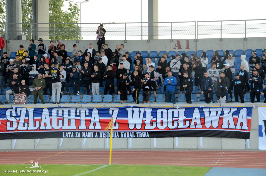 Kibice na meczu Włocłavia - Lider