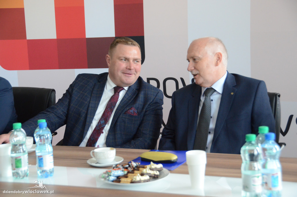 Podpisanie umowy na remont ul. Włocławskiej