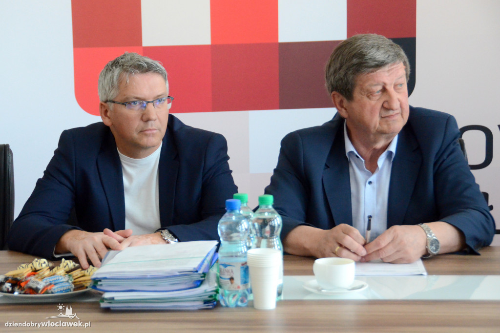 Podpisanie umowy na remont ul. Włocławskiej