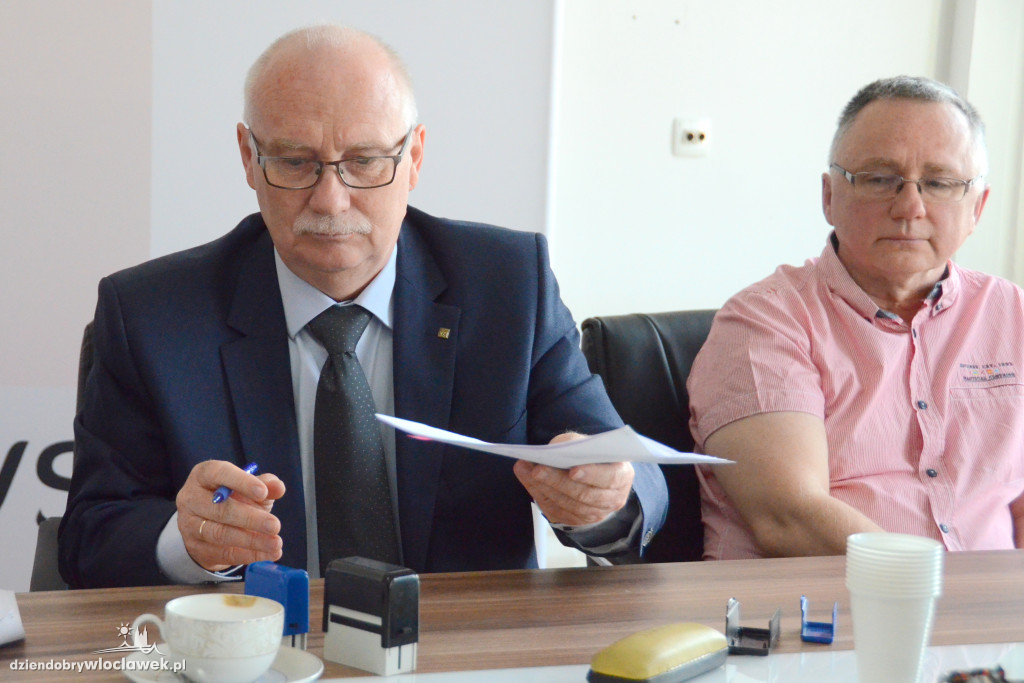 Podpisanie umowy na remont ul. Włocławskiej