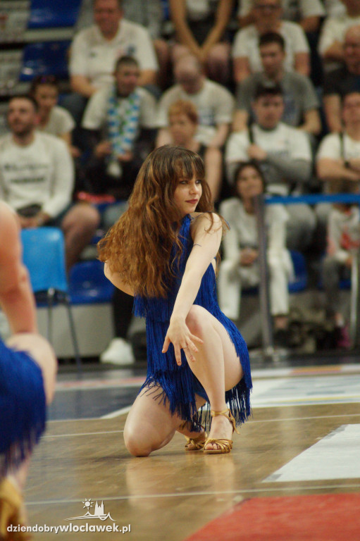 Cheerleaderki na meczu Anwil vs Czarni