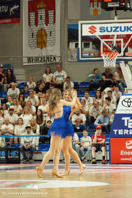 Cheerleaderki na meczu Anwil vs Czarni