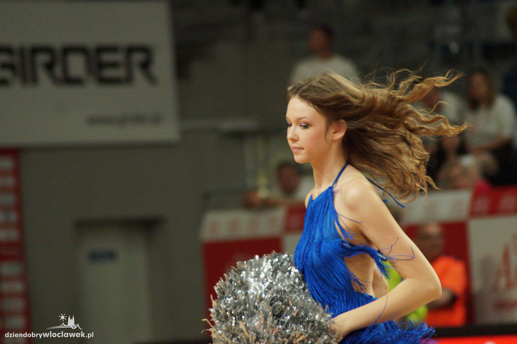 Cheerleaderki na meczu Anwil vs Czarni