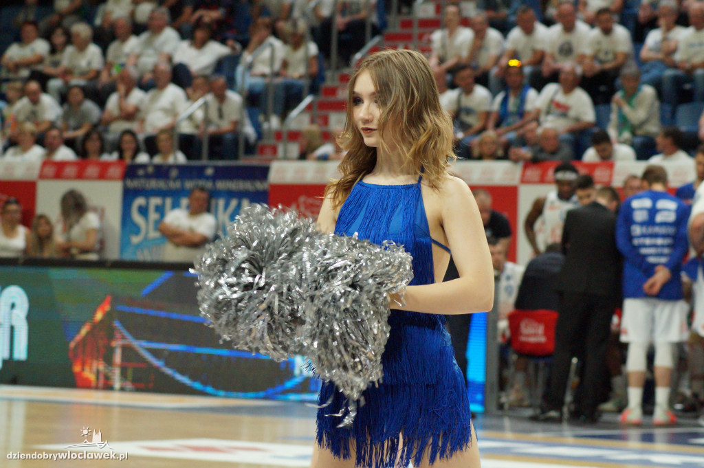 Cheerleaderki na meczu Anwil vs Czarni