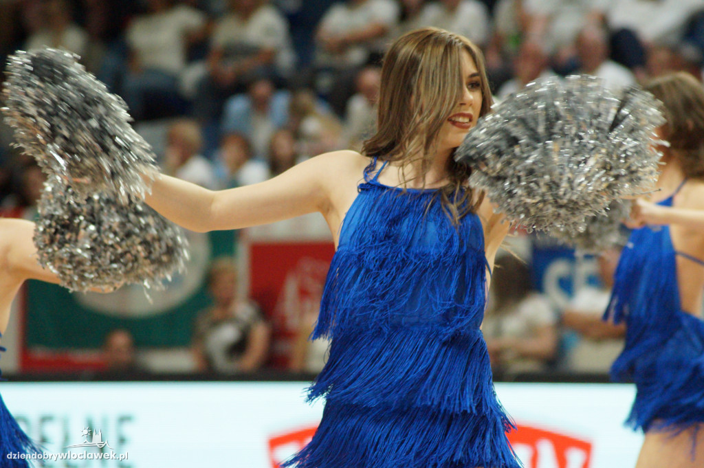 Cheerleaderki na meczu Anwil vs Czarni
