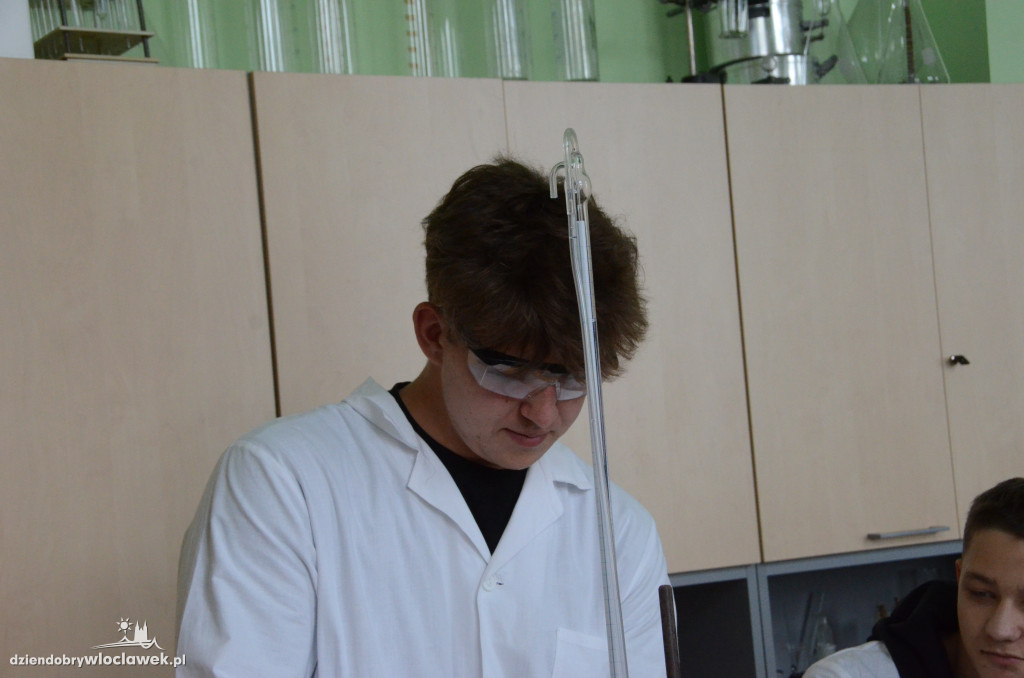 Otwarcie pracowni eksperymentów chemicznych w LMK