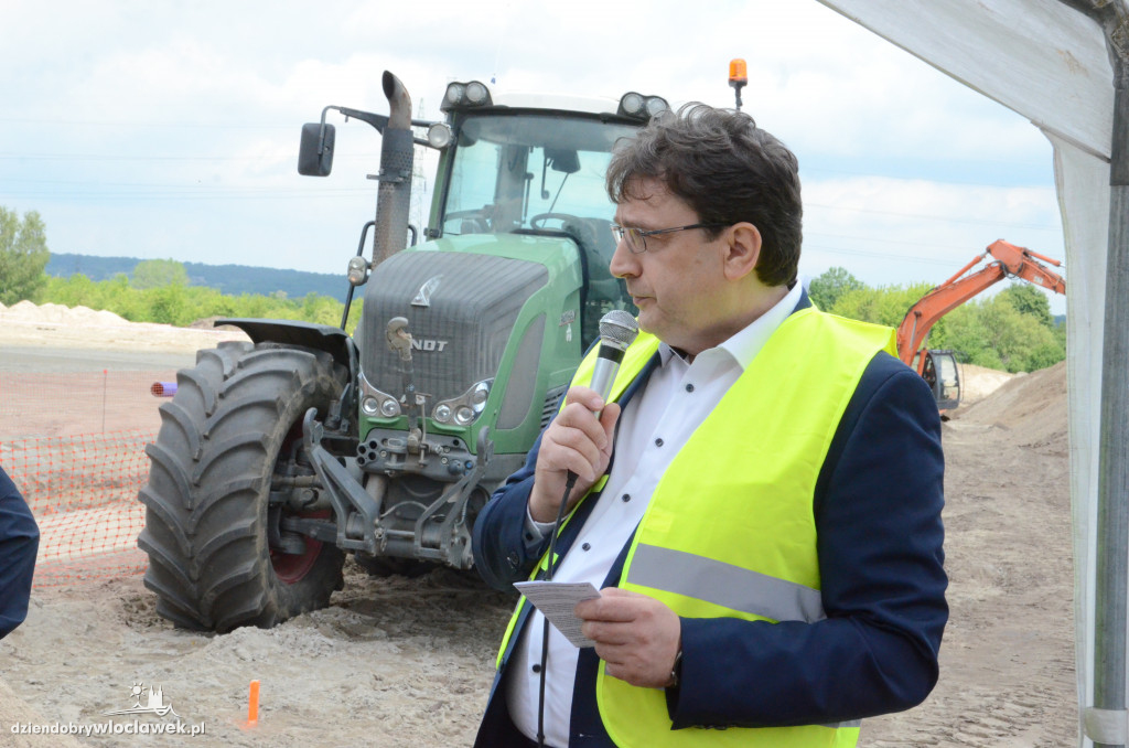 Prezydent i spółka chwycili za łopaty