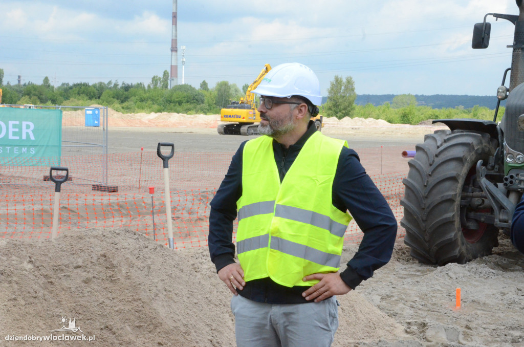Prezydent i spółka chwycili za łopaty
