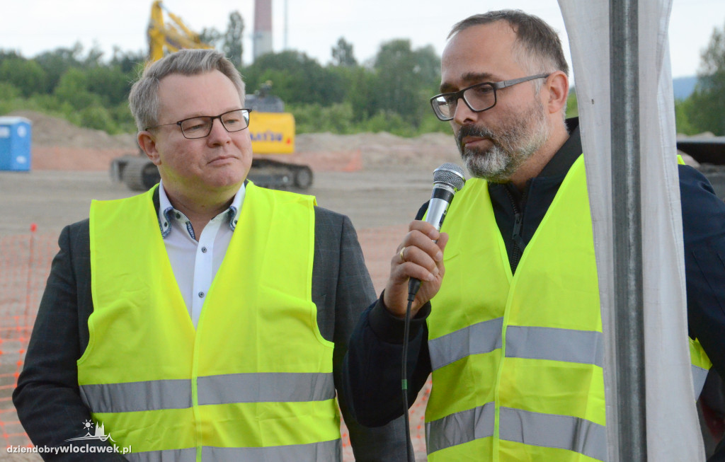 Prezydent i spółka chwycili za łopaty