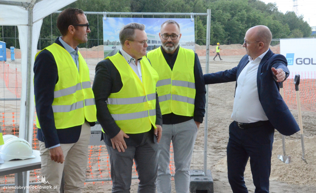 Prezydent i spółka chwycili za łopaty