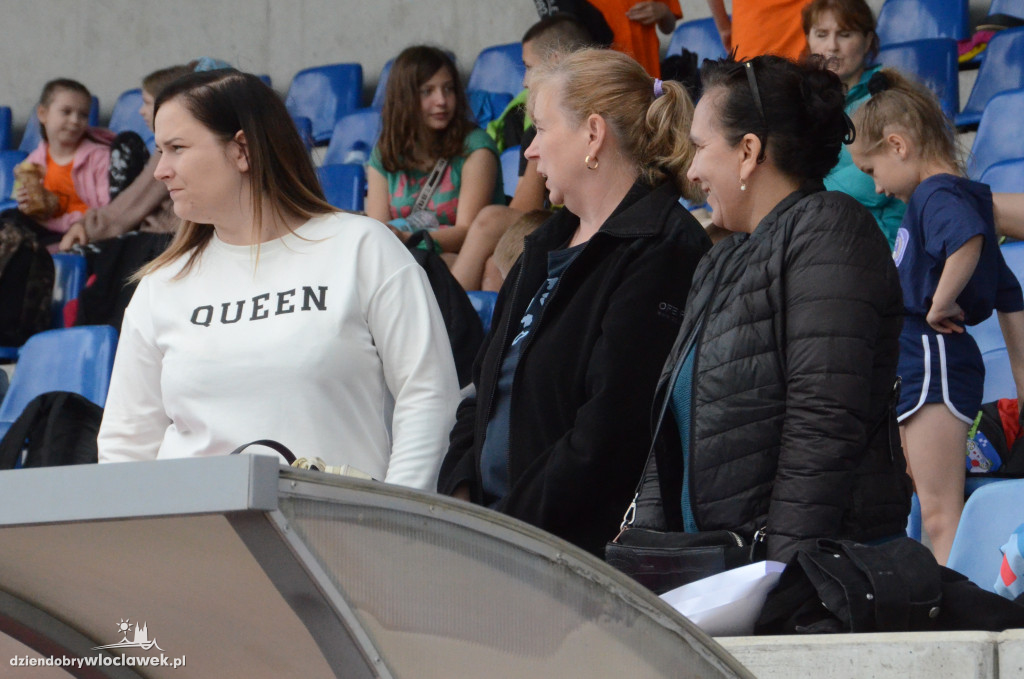 Sprawny Miś na stadionie OSiR