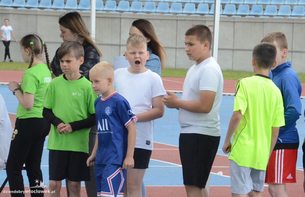 Sprawny Miś na stadionie OSiR