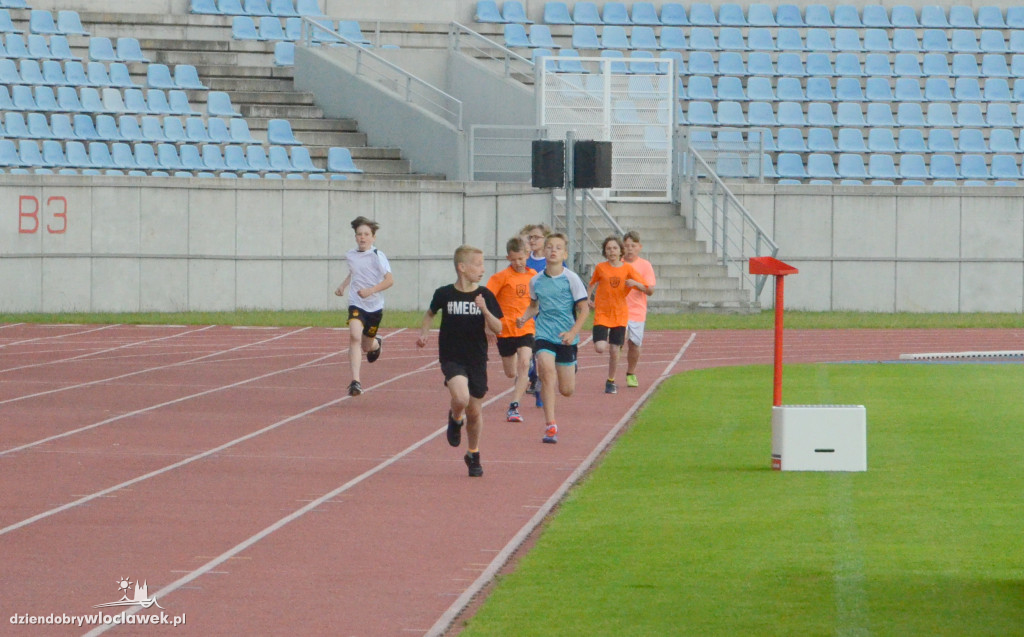 Sprawny Miś na stadionie OSiR