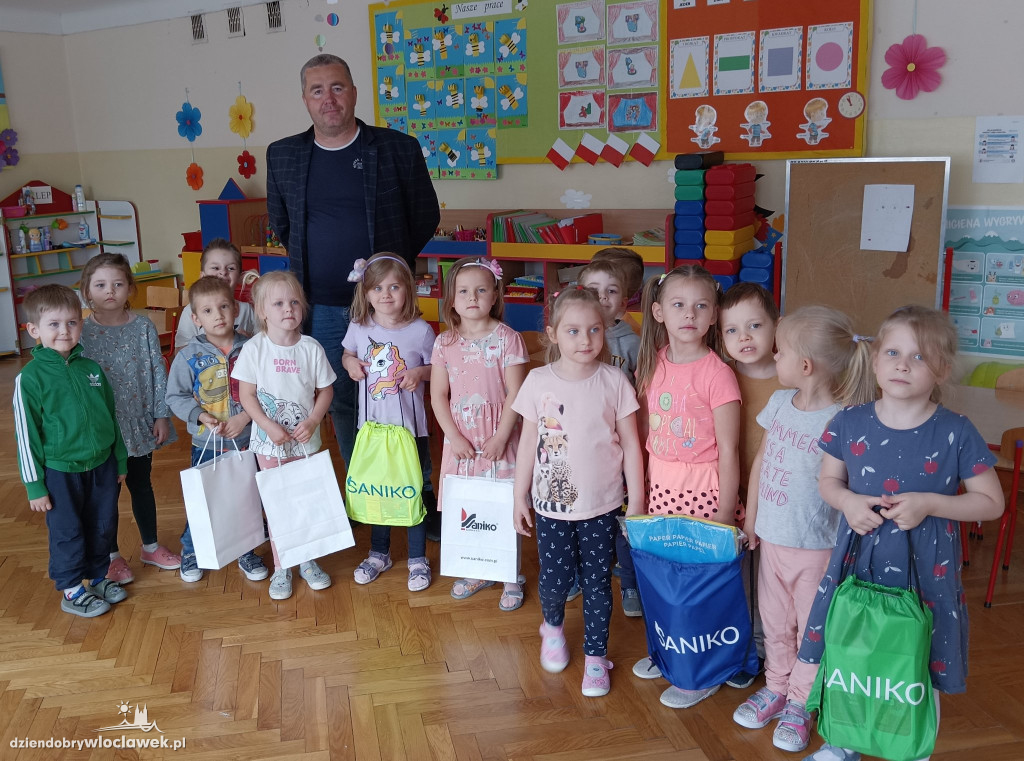Konkurs `Kwiatek za makulaturę` zakończony