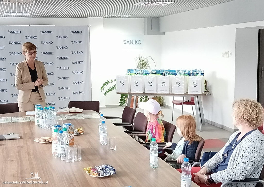 Konkurs `Kwiatek za makulaturę` zakończony