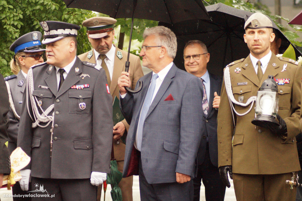 Pomnik Cichociemnych Spadochroniarzy