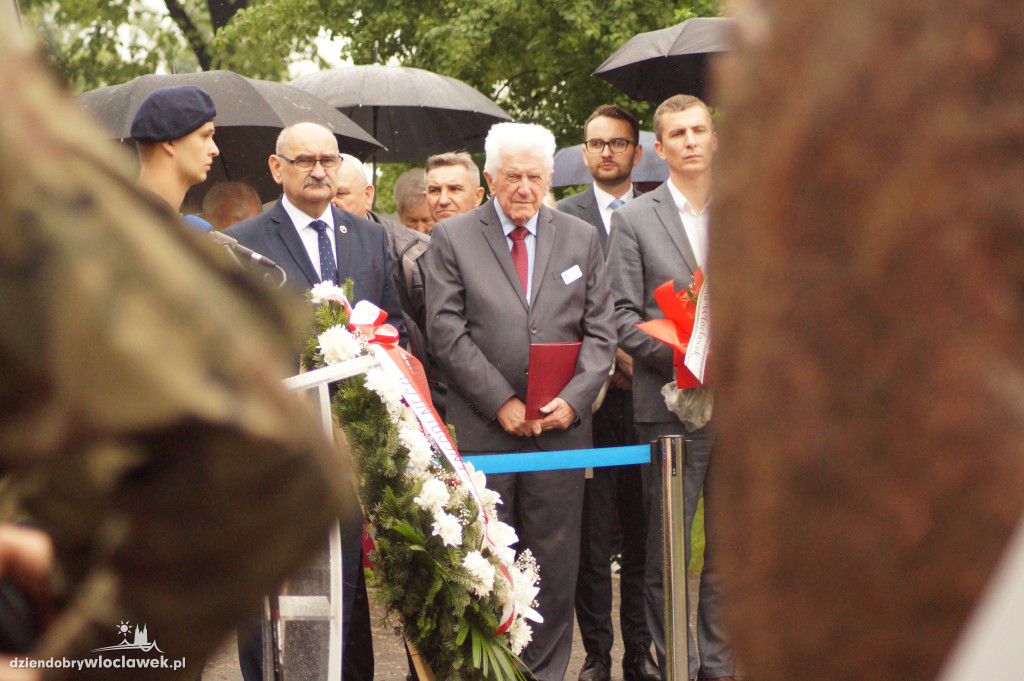 Pomnik Cichociemnych Spadochroniarzy