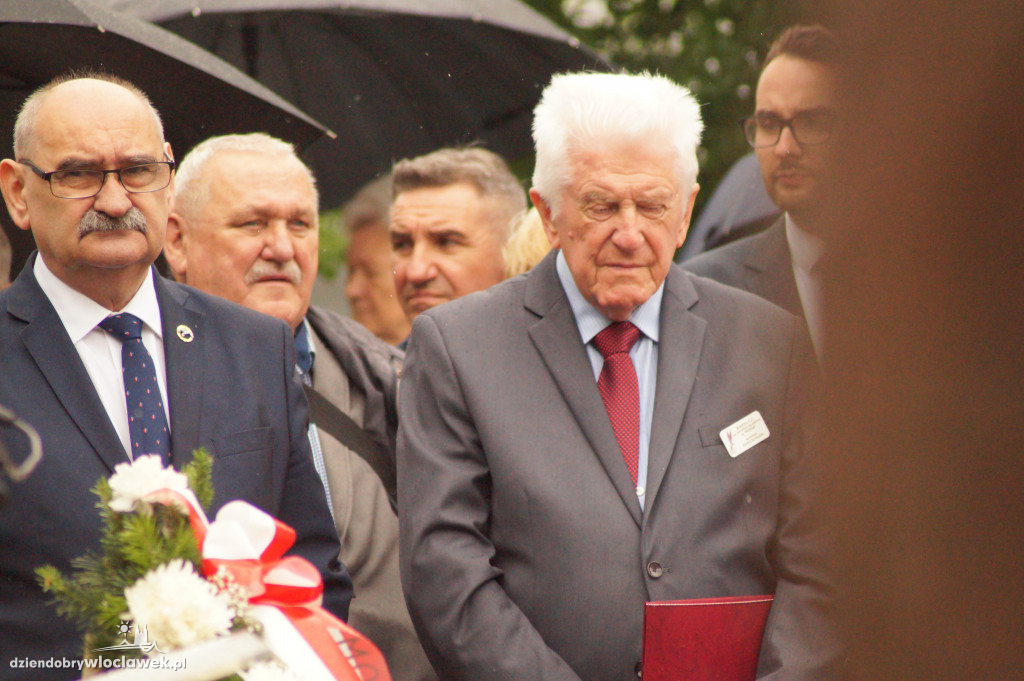 Pomnik Cichociemnych Spadochroniarzy
