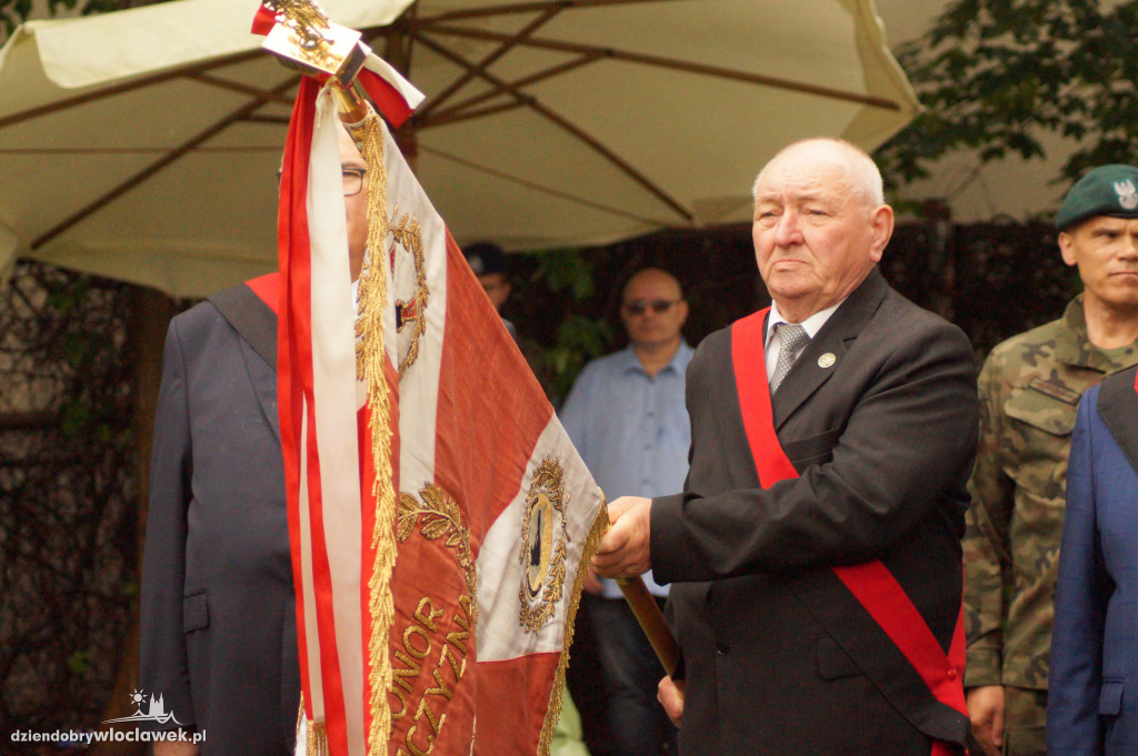 Pomnik Cichociemnych Spadochroniarzy