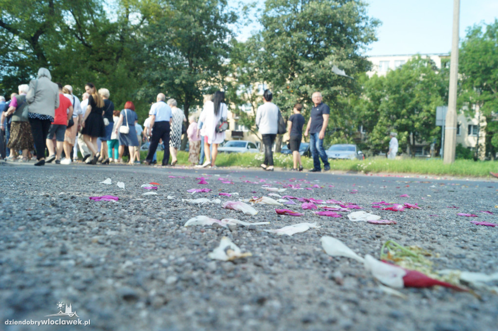 Boże Ciało: procesja parafii NSJ