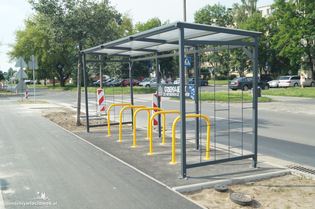 Ścieżka na ul. Ostrowskiej gotowa