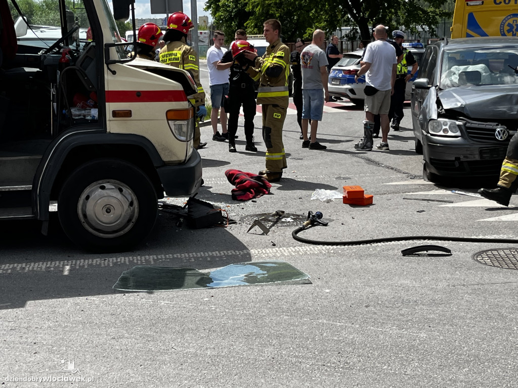 Wypadek na skrzyżowaniu ulic Zielnej i Papieżka