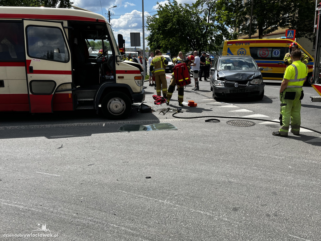 Wypadek na skrzyżowaniu ulic Zielnej i Papieżka