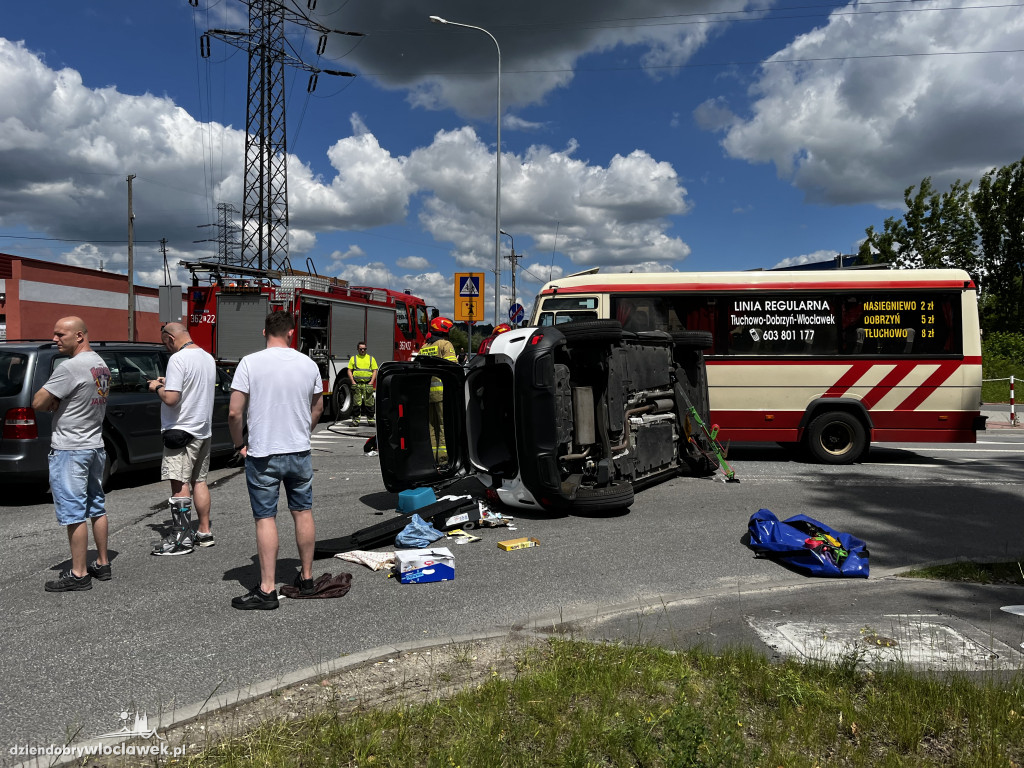 Wypadek na skrzyżowaniu ulic Zielnej i Papieżka
