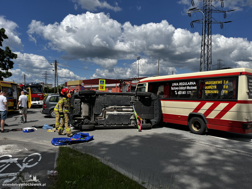 Wypadek na skrzyżowaniu ulic Zielnej i Papieżka