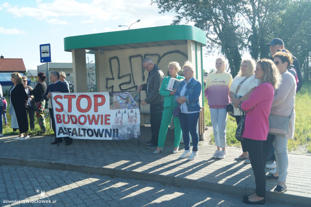 Protest mieszkańców na ul. Płockiej